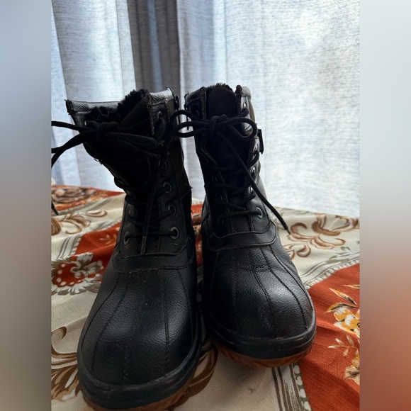 Atelier Noir (by Rudsak) Shearling/Faux-Fur Lined Winter Boots duck boot style - Picture 4 of 11